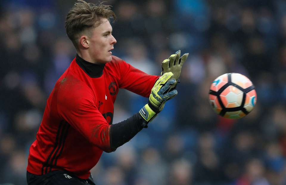 Manchester United loanee Dean Henderson targeted by ...